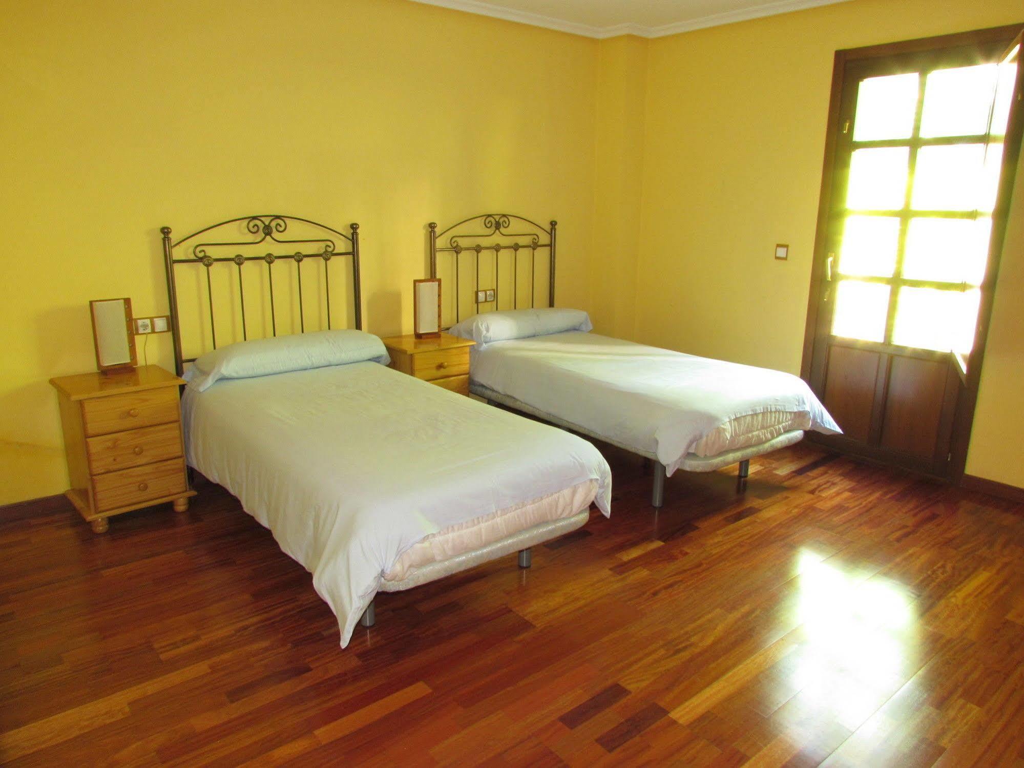 אורנסה Apartamentos Via Nova מראה חיצוני תמונה